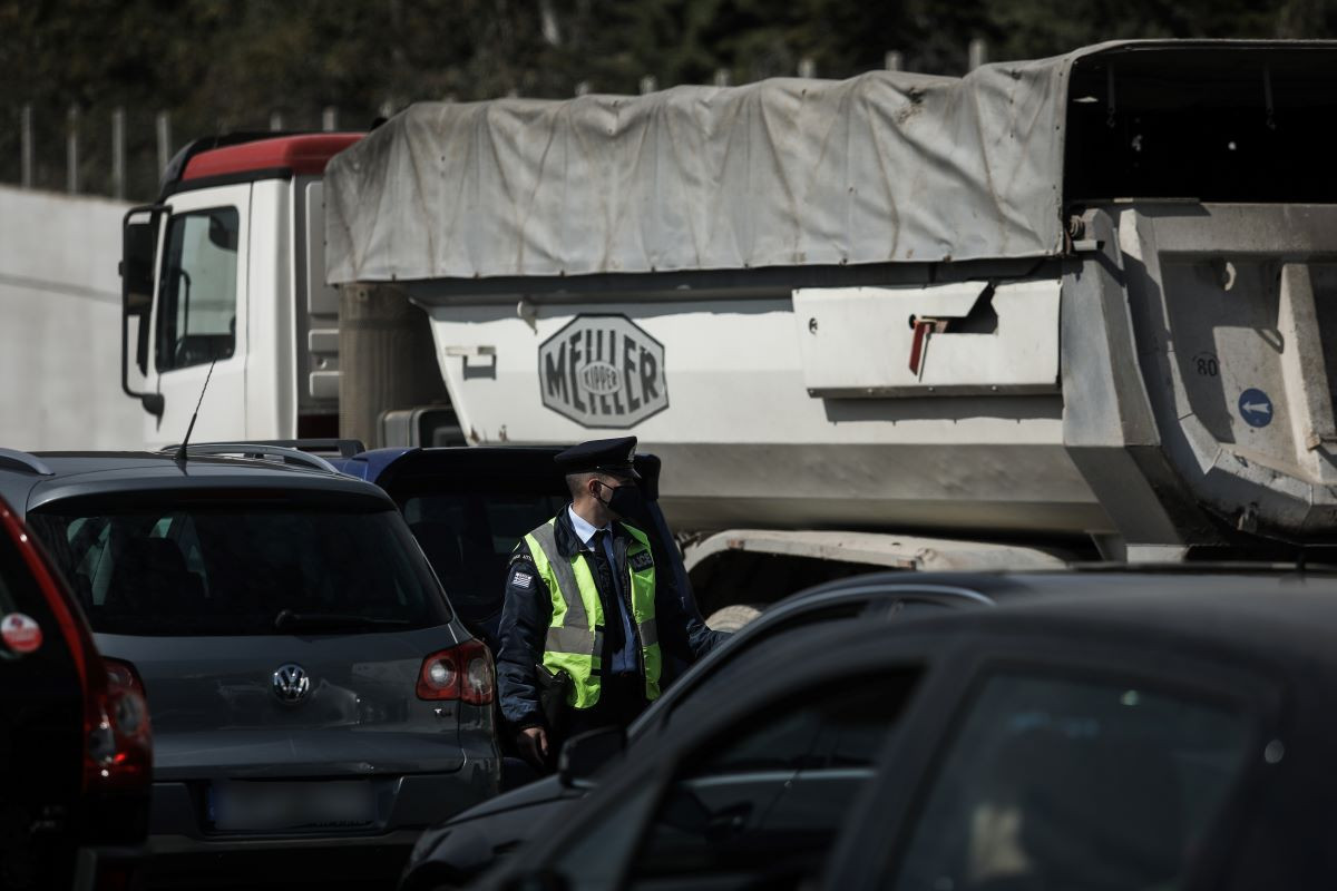 Ελεύθερη η κυκλοφορία των φορτηγών στην Αθηνών – Λαμίας