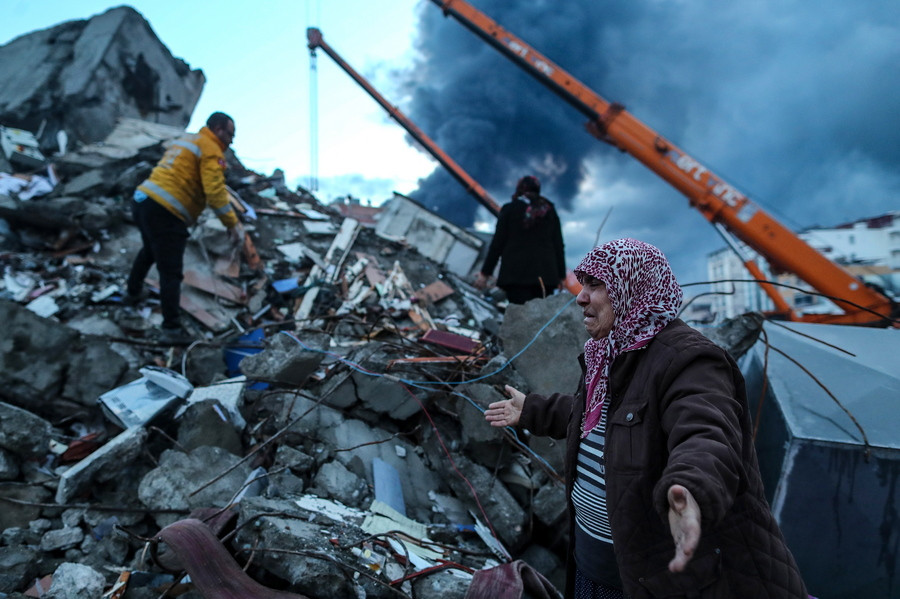 Πώς μπορούμε να βοηθήσουμε τους σεισμόπληκτους Τουρκίας και Συρίας