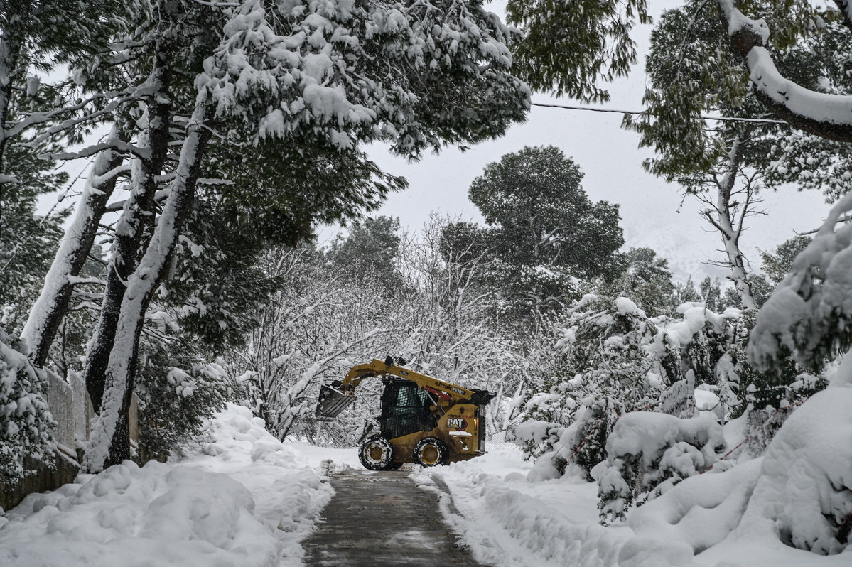 Κακοκαιρία Barbara: Πού θα συνεχιστούν οι πυκνές χιονοπτώσεις