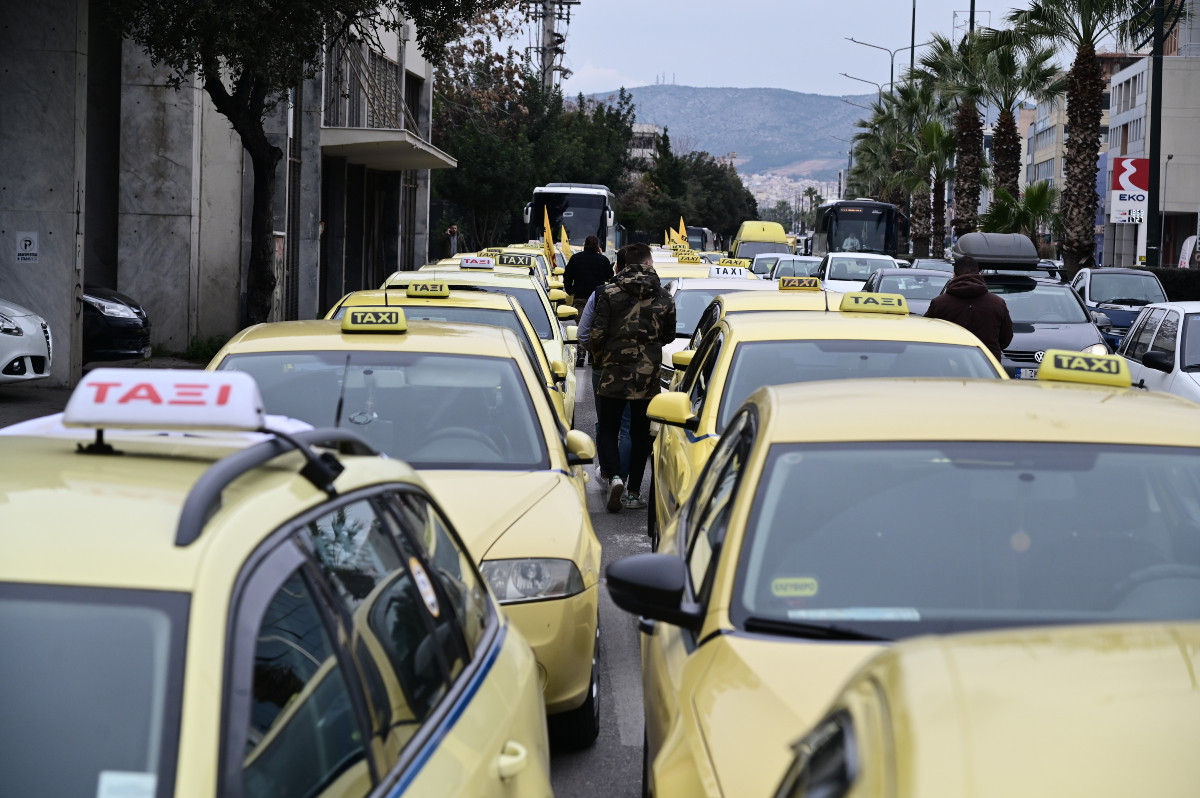 Εξάωρη στάση εργασίας στα ταξί την ερχόμενη Δευτέρα – Τι ζητούν οι επαγγελματίες
