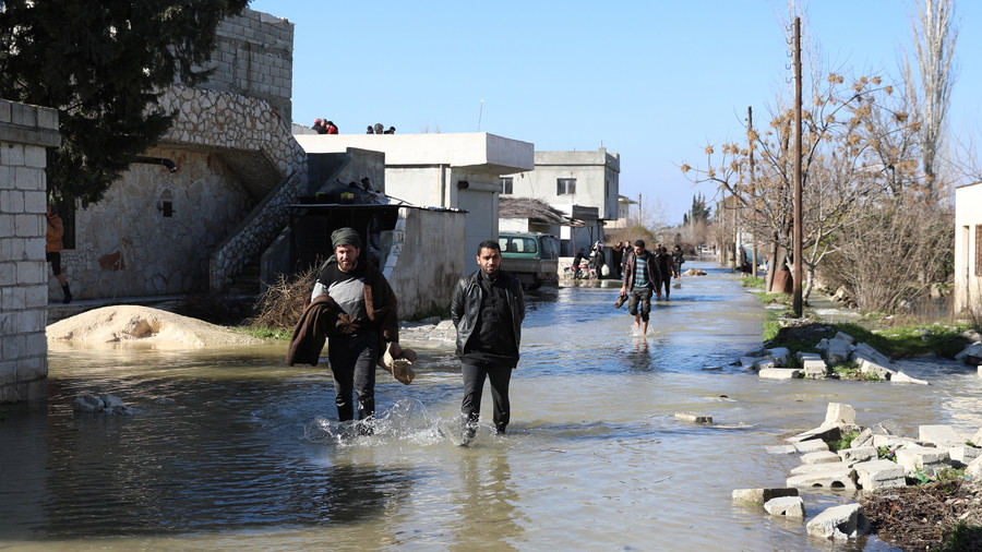 Συρία: Πόλεμος, σεισμός και μετά η πλημμύρα – Οι κάτοικοι εγκαταλείπουν το Αλ Τλουλ