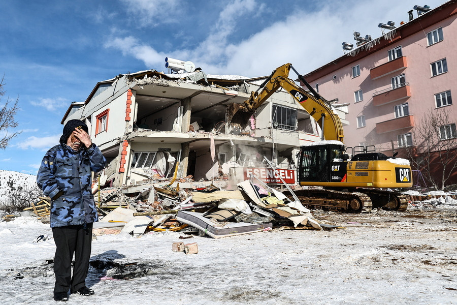 Ο καταστροφικός σεισμός κρίνει το μέλλον του Ερντογάν
