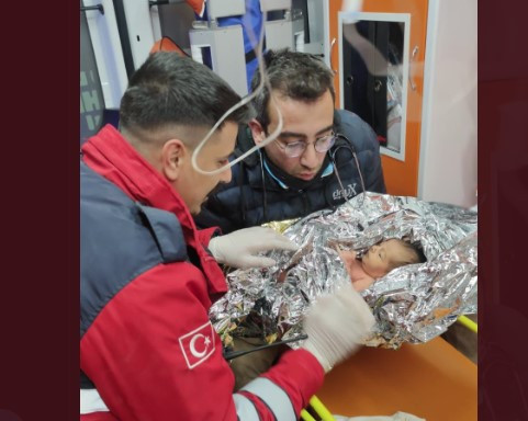 Σεισμός σε Τουρκία, Συρία: Μωρό 10 ημερών βγήκε ζωντανό από τα χαλάσματα