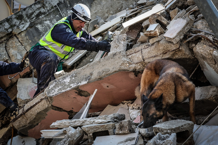 Σεισμός στην Τουρκία: 35χρονος ανασύρθηκε ζωντανός μετά από 149 ώρες