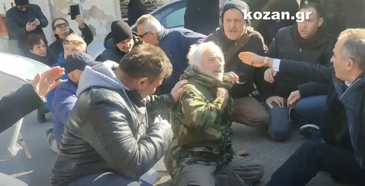 Κοζάνη: Ξύλο από την αστυνομία στους εργαζόμενους την ώρα της συνέντευξης Μητσοτάκη