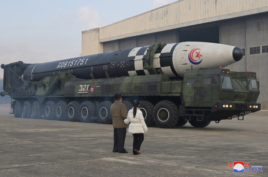 Επιβεβαιώνει την εκτόξευση διηπειρωτικού βαλλιστικού πυραύλου η Βόρεια Κορέα