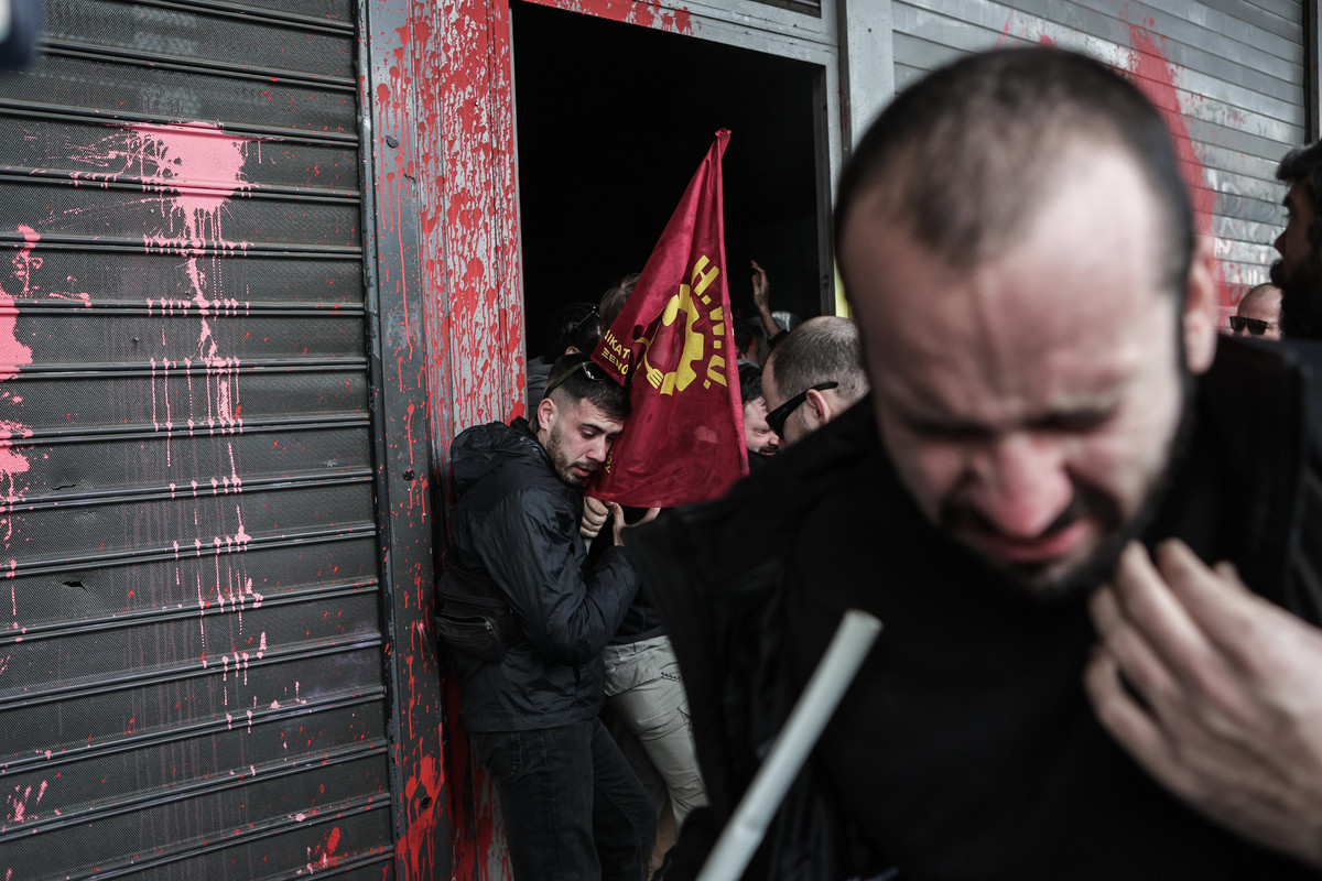 KKE για ξυλοδαρμό εργαζομένων: Τεράστιες οι ευθύνες της κυβέρνησης που προστατεύει μόνο τα κέρδη των ξενοδόχων