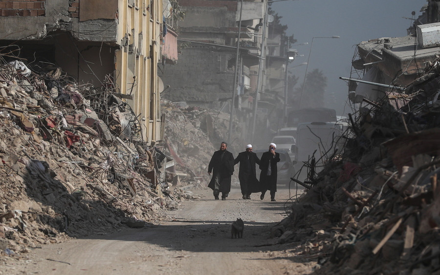 Τουρκία: Ένας νεκρός, δεκάδες τραυματίες και κατάρρευση κτιρίων από τον νέο σεισμό [Βίντεο]
