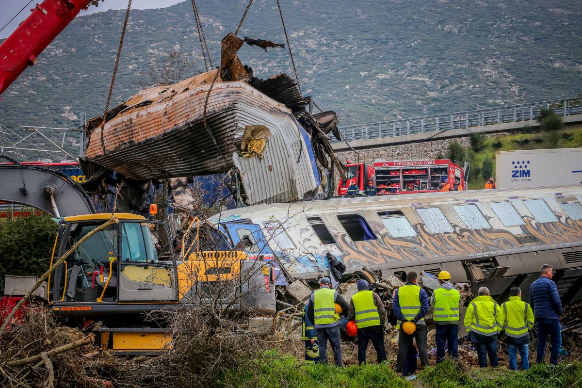 Τραγωδία στα Τέμπη: Συνελήφθη ο σταθμάρχης