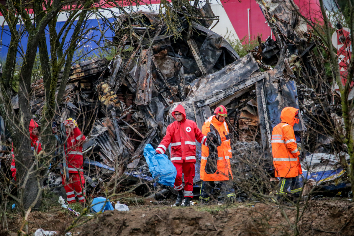 Σύγκρουση τρένων στα Τέμπη: Στους 57 ανέρχονται οι επιβεβαιωμένοι νεκροί – 48 άτομα νοσηλεύονται