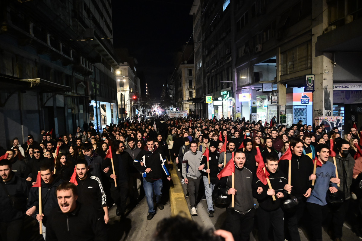 Τέμπη: Νέες πορείες με χιλιάδες κόσμου σε Αθήνα και Θεσσαλονίκη [Φωτό