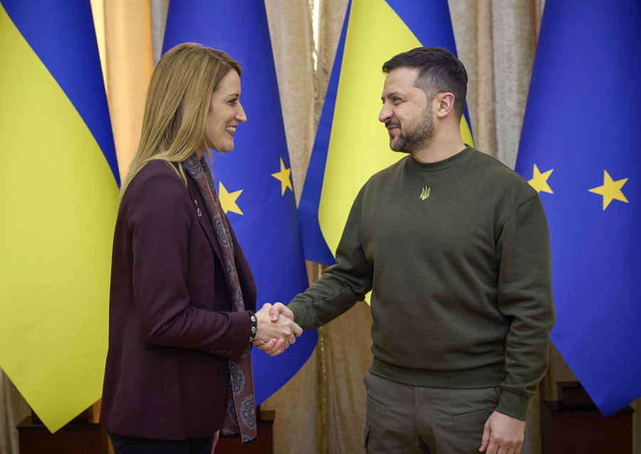 Αιφνιδιαστική επίσκεψη της Μέτσολα στην Ουκρανία – «Το σπίτι της είναι στην ΕΕ»