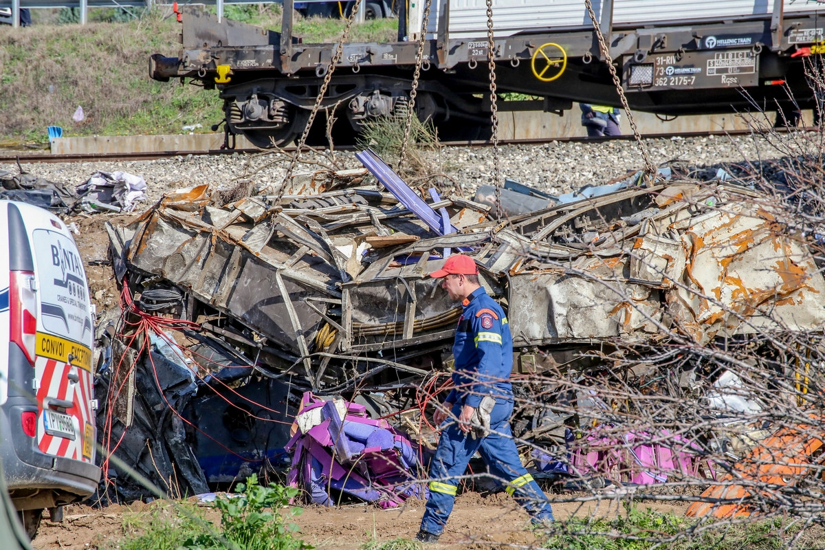 Σιδηρόδρομοι: Έτσι φτάσαμε στο «ανθρώπινο λάθος» και τους 57 νεκρούς των Τεμπών