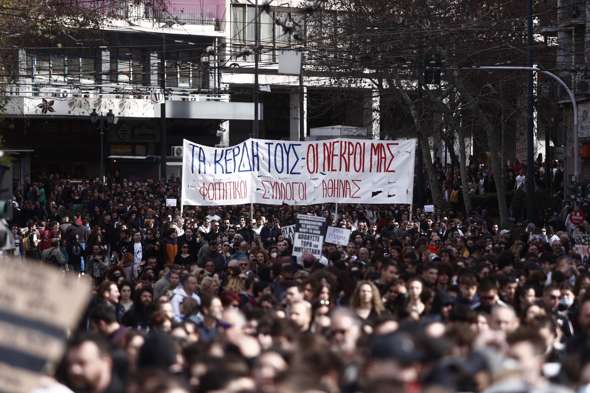 Περιμένοντας τις δημοσκοπήσεις