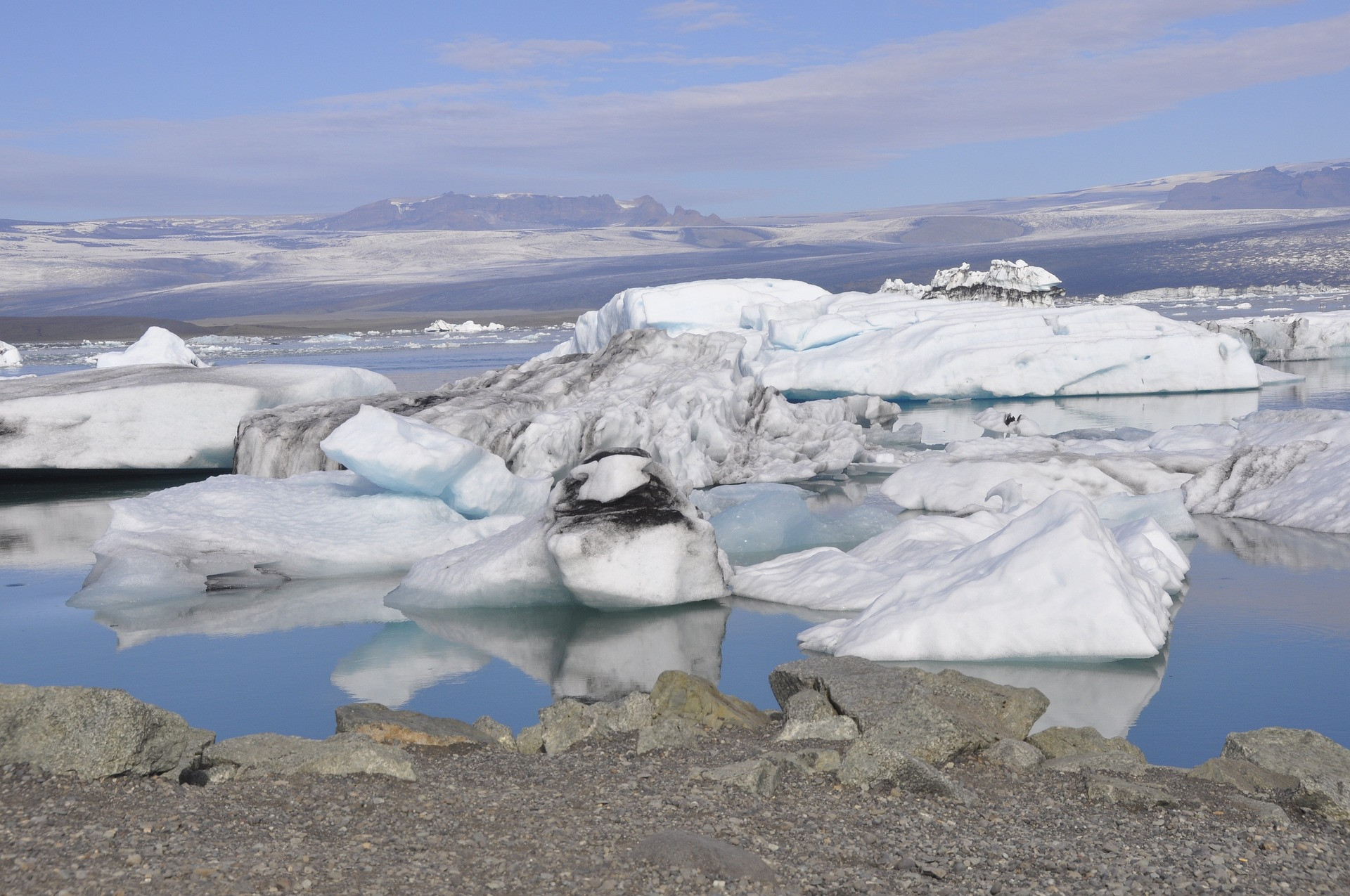 Αναβίωσαν ιό «ζόμπι» που βρισκόταν 48.500 χρόνια παγιδευμένος σε παγετώνα