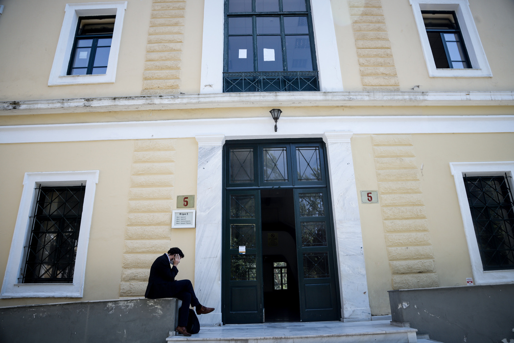 Επίθεση σε Βαρουφάκη: Ποινική δίωξη για δύο κακουργήματα στον 17χρονο