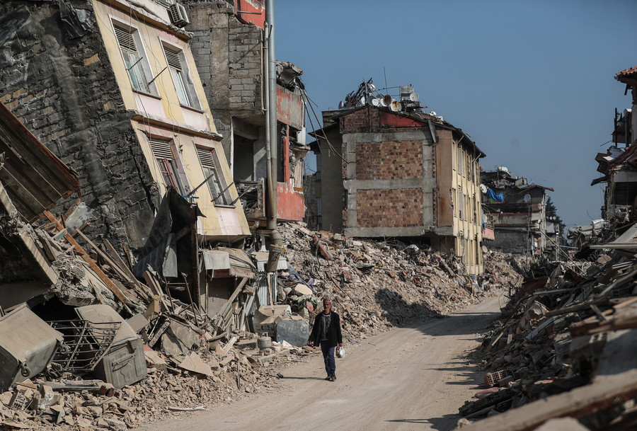 Σεισμός σε Τουρκία και Συρία: Στήνουν πόλεις από κοντέινερ για τους σεισμόπληκτους
