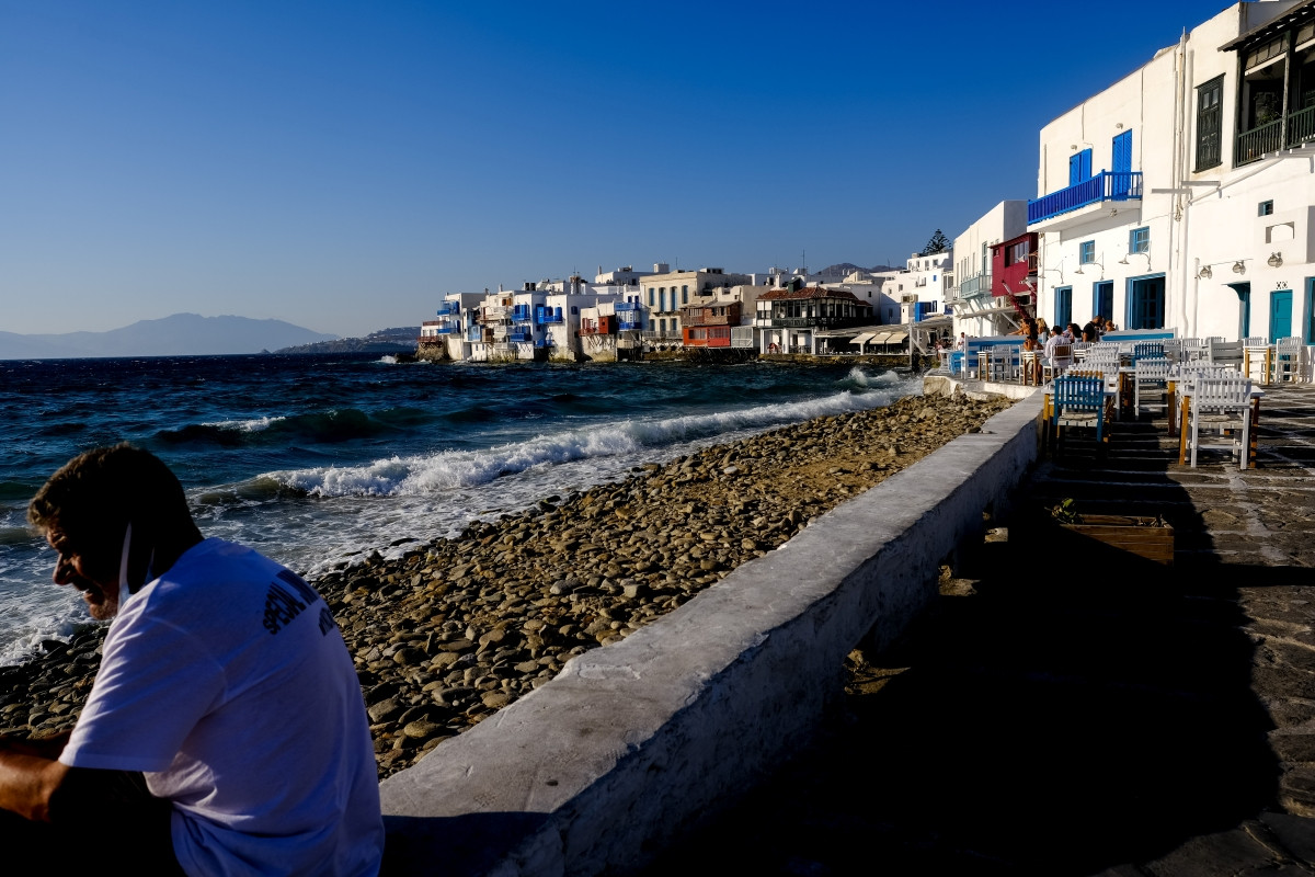Τα δόντια της μαφίας στον ελληνικό τουρισμό και τις «επενδύσεις» – Το παράδειγμα της Μυκόνου