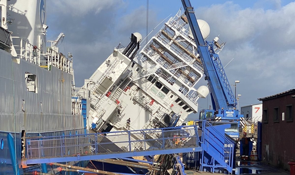 Εδιμβούργο: Τραυματίες και αγνοούμενοι λόγω κλίσης πλοίου