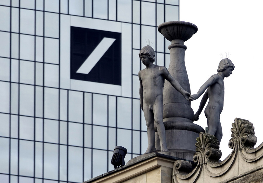Τραπεζική κρίση: Σε ελεύθερη πτώση η μετοχή της Deutsche Bank