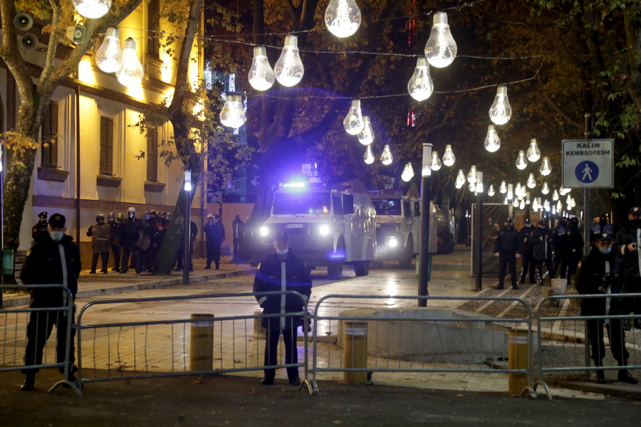 Αλβανία: Ένας νεκρός σε επίθεση με καλάσνικοφ εναντίον τηλεοπτικού σταθμού