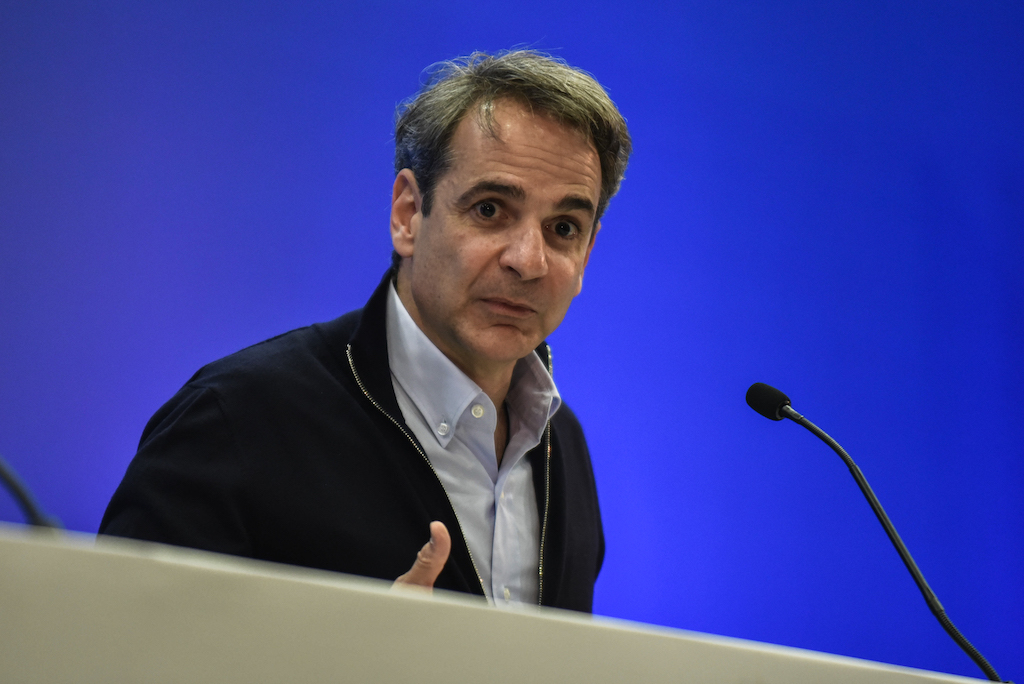 Έντονη αντίδραση ΣΥΡΙΖΑ – ΠΑΣΟΚ για τις «ένα κόμμα – όχι ένα χρώμα» κυβερνήσεις Μητσοτάκη