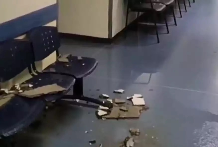 Νοσοκομείο Ρίου: Κατέρρευσε μέρος της οροφής και έπεσε στις καρέκλες επισκεπτών [Βίντεο]