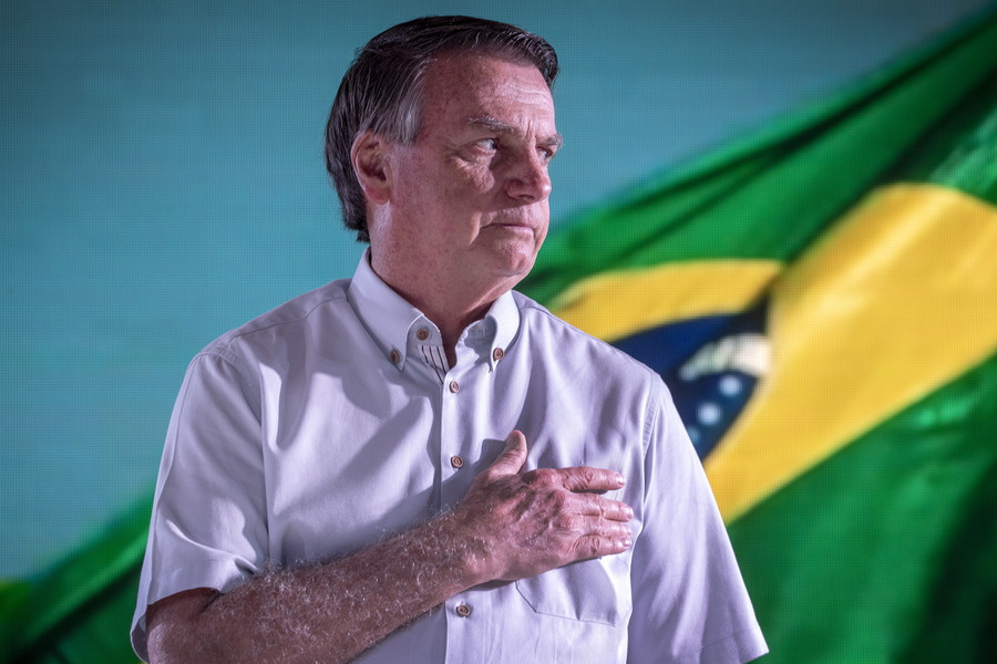 Επιστρέφει στη Βραζιλία ο Μπολσονάρο εν μέσω ερευνών