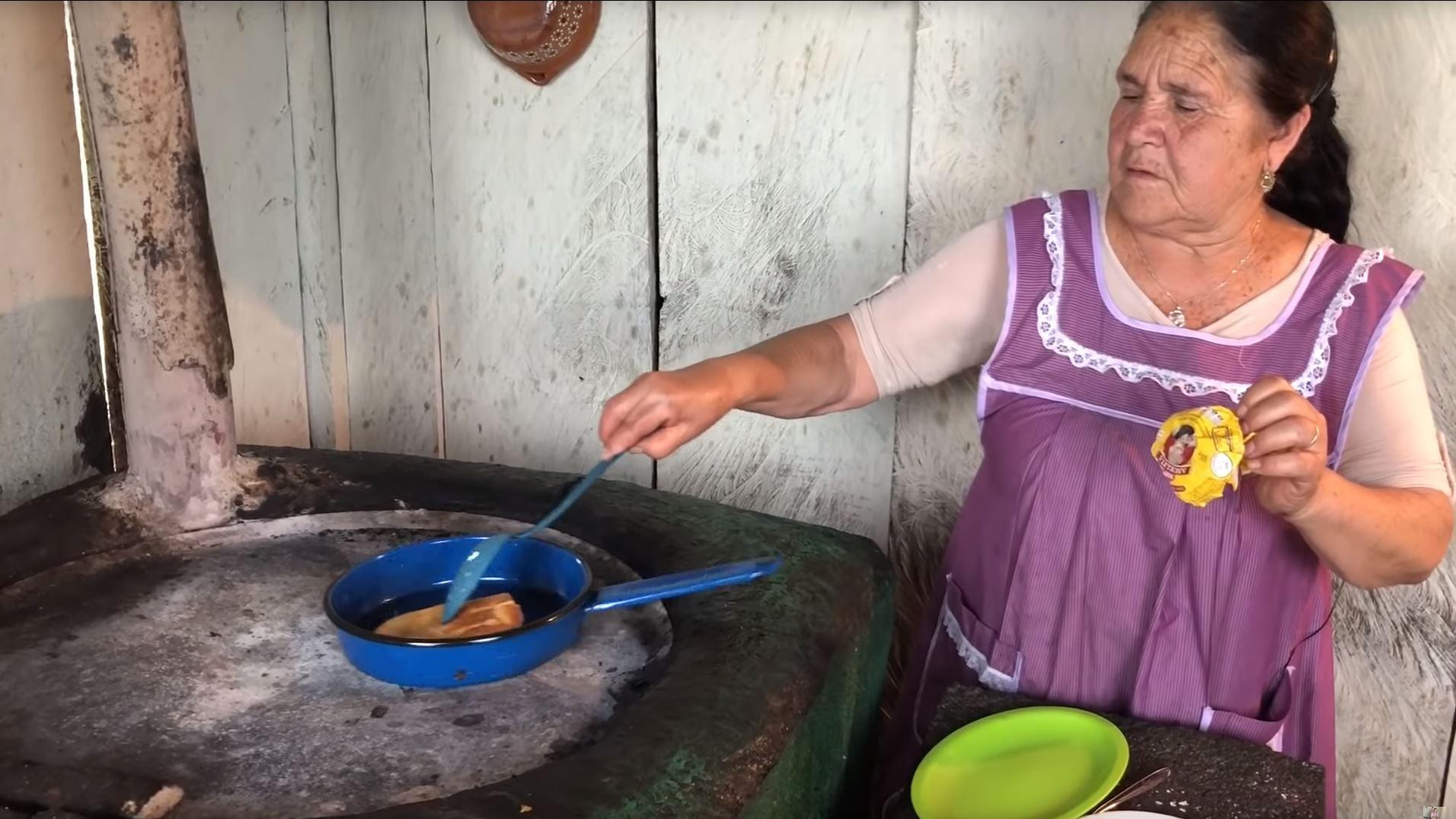 Η γιαγιά μαγείρισσα από το Μεξικό που ξεπέρασε όλους τους σεφ με 437 εκατομμύρια προβολές
