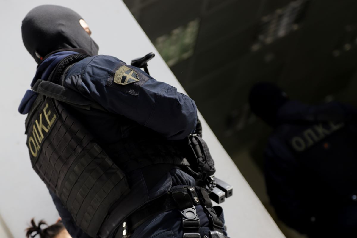Ίλιον: Σύλληψη γνωστού τράπερ για όπλο… δεύτερη φορά