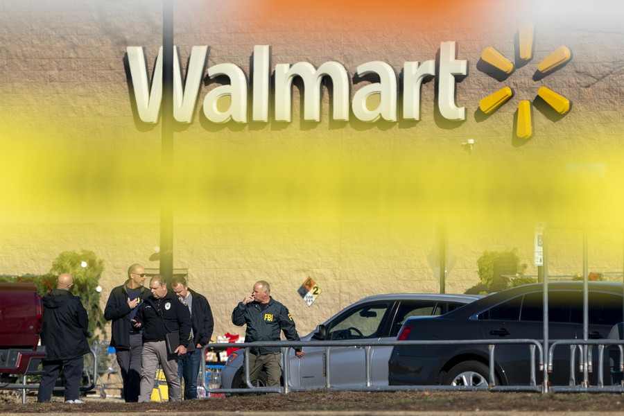 Κύμα απολύσεων και στην Walmart: Καταργεί πάνω από 2.000 θέσεις