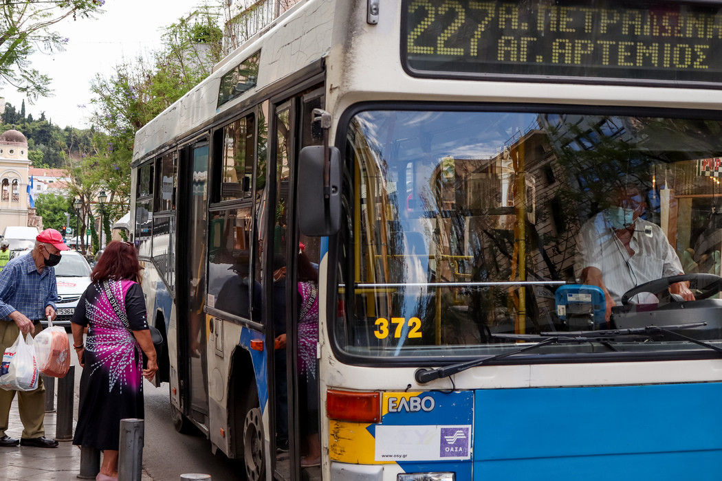 Νέα στάση εργασίας σε λεωφορεία και τρόλεϊ την Τετάρτη – Ποιες ώρες θα είναι εκτός κυκλοφορίας