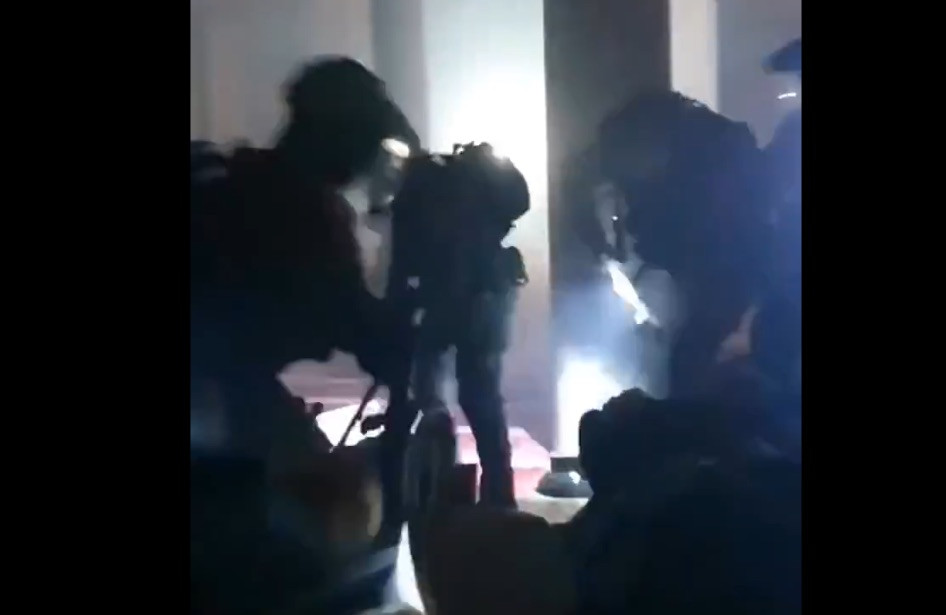 Ιερουσαλήμ: Όργιο βίας της ισραηλινής αστυνομίας στο τέμενος Αλ Αξά [Βίντεο]