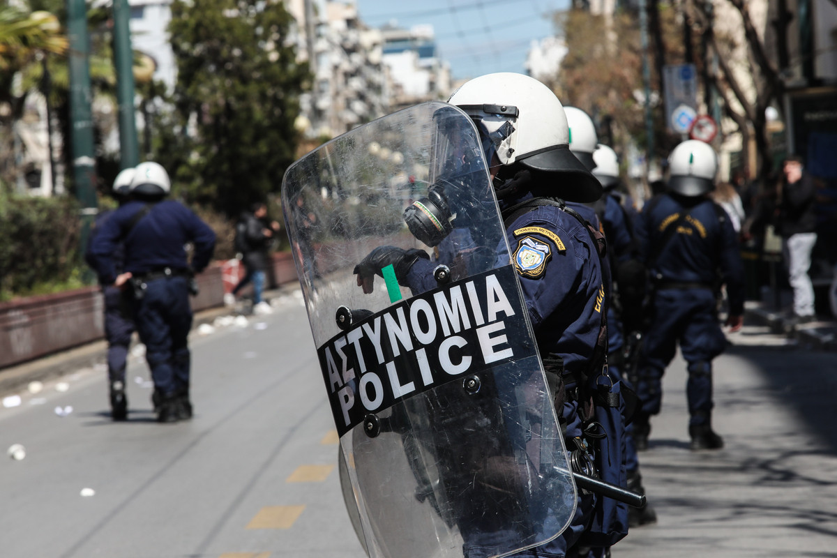 ΑΣΟΕΕ: «Προειδοποίησα» κατέθεσε ο αστυνομικός που πυροβόλησε και αφέθηκε ελεύθερος