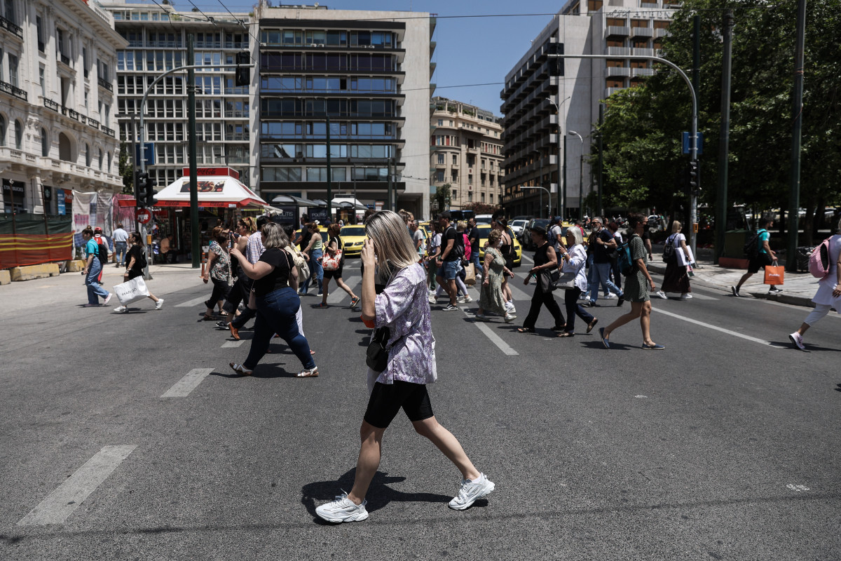 Eurostat: «Πρωτιά» της Ελλάδας στην ανεργία των νέων – Σε κίνδυνο φτώχειας το 26%