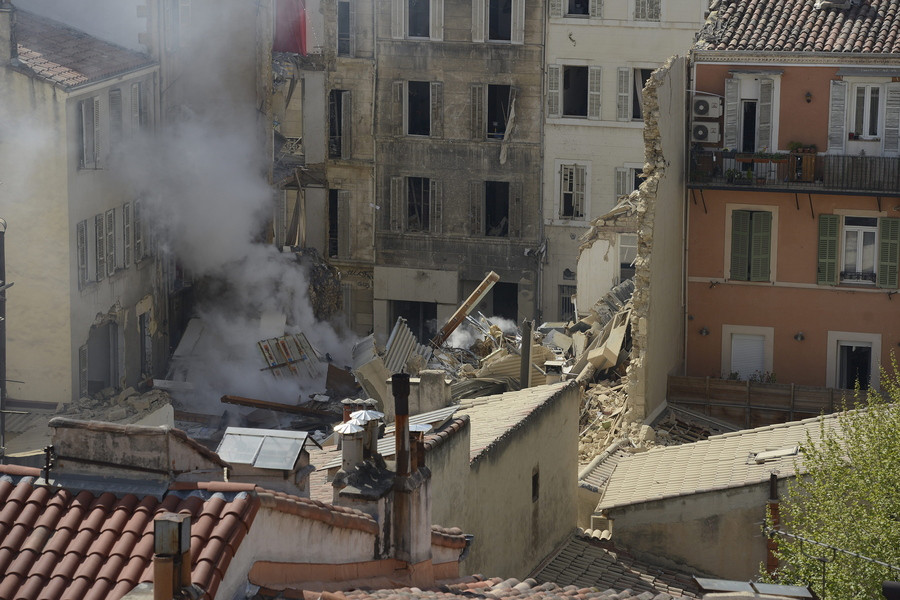Κατάρρευση πολυκατοικίας στη Μασσαλία: Εντοπίστηκαν δύο νεκροί – Συνεχίζονται οι έρευνες