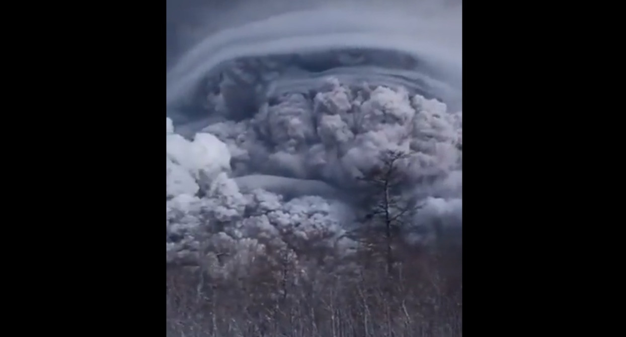 Ρωσία: «Ξύπνησε» το ηφαίστειο Σιβέλιτς στην Καμτσάτκα – Προειδοποίηση στις αερομεταφορές [Βίντεο]