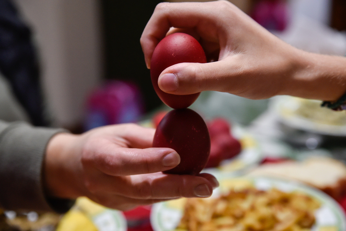 Πάσχα: Προσοχή σε κρέας και κόκκινα αυγά – Οι οδηγίες του ΕΟΔΥ