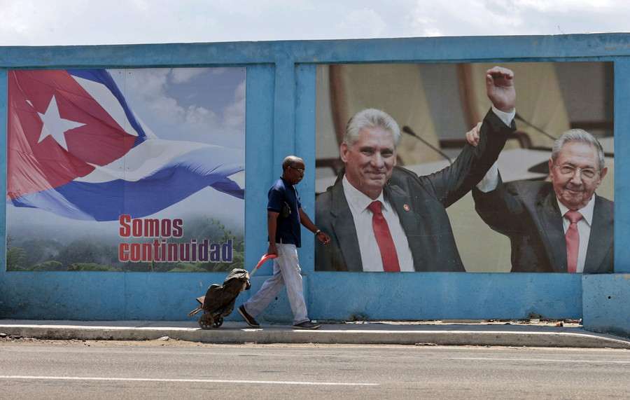 Κούβα: Επανεξελέγη πρόεδρος ο Μιγκέλ Ντίας-Κανέλ