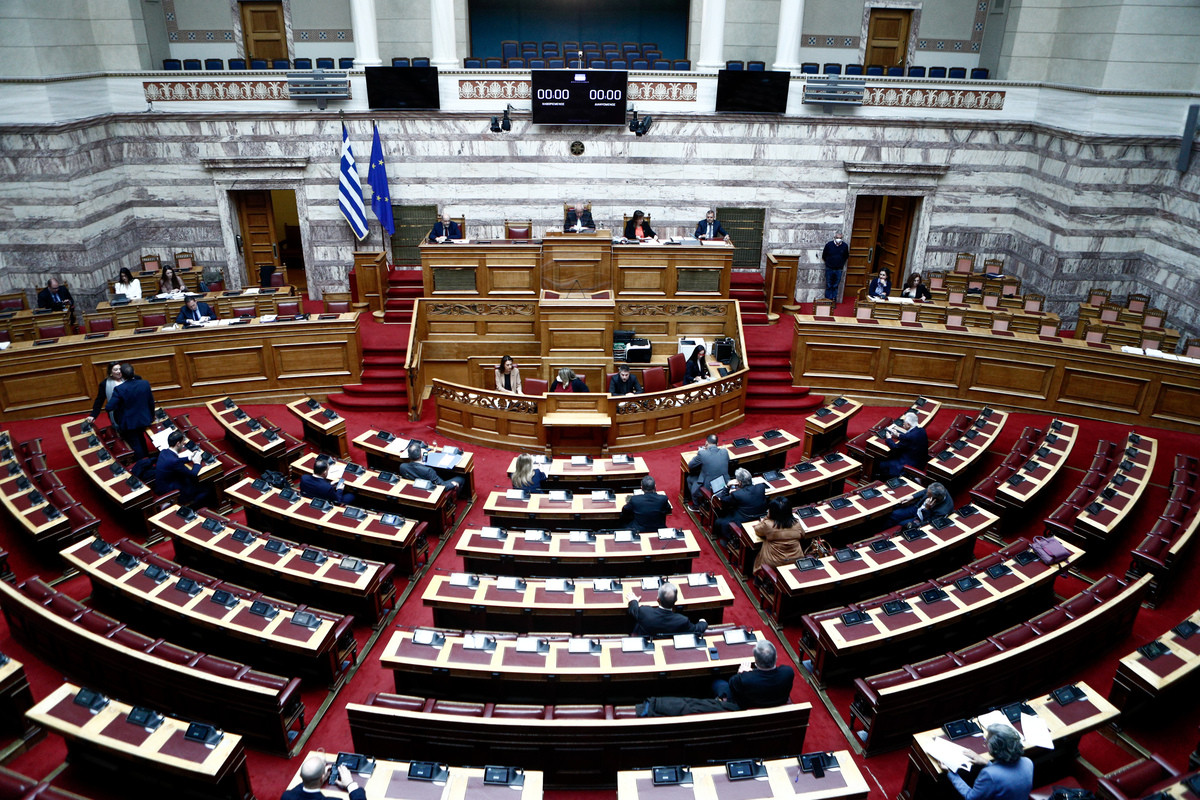 «Κόντρα» ΝΔ – ΣΥΡΙΖΑ για τα αιτήματα της αξιωματικής αντιπολίτευσης στη Διακομματική Επιτροπή