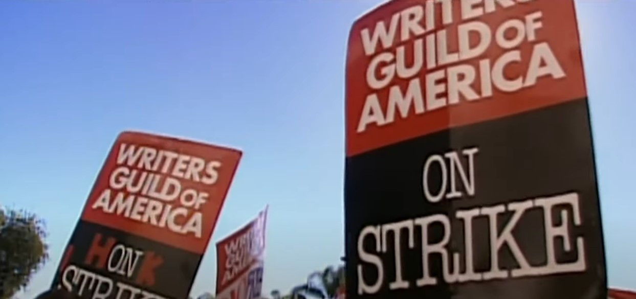 ΗΠΑ: Τα «έσπασαν» οι σεναριογράφοι με τα μεγάλα στούντιο και προχωρούν σε ιστορική απεργία