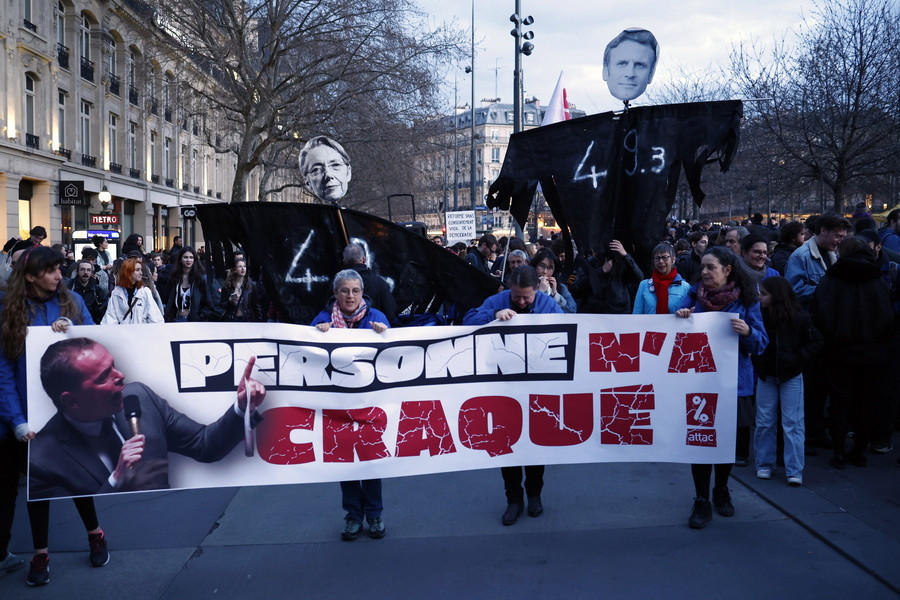 Γαλλία: Απορρίφθηκε από το Συνταγματικό Δικαστήριο η πρόταση για δημοψήφισμα για το συνταξιοδοτικό Μακρόν