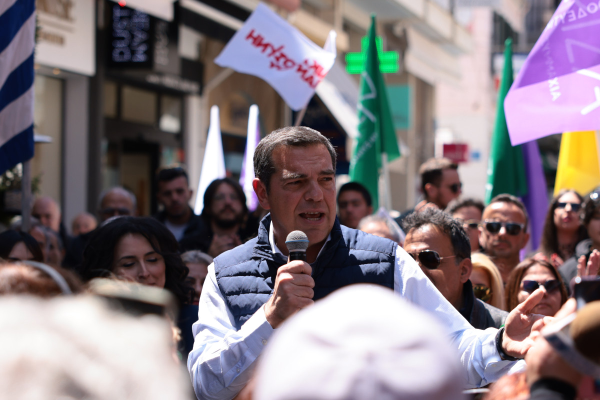 Τσίπρας από Τρίπολη: Στόχος του Μητσοτάκη ήταν να ελέγξει ποια κόμματα της «δεξιάς πολυκατοικίας» θα κατέβουν
