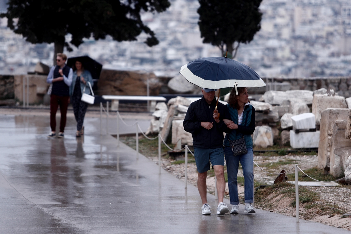 Καιρός: Bροχές και σποραδικές καταιγίδες