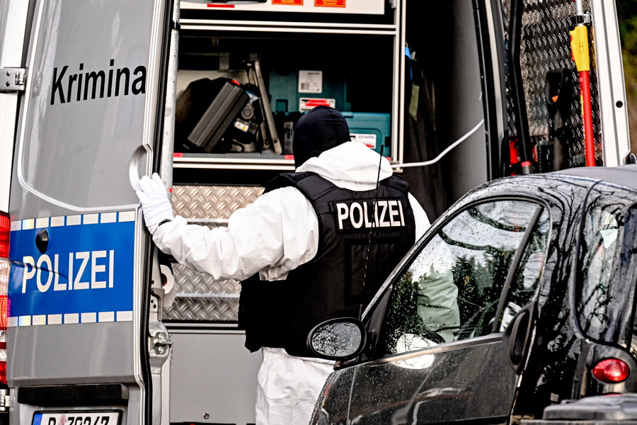 Γερμανία: Ταυτοποιήθηκαν θύματα και δράστης της επίθεσης σε εργοστάσιο αυτοκινητοβιομηχανίας