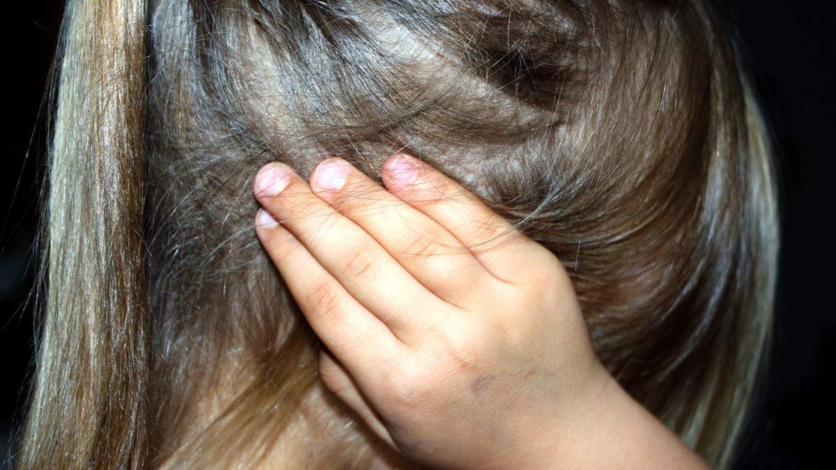 Καταγγελία για νέο περιστατικό bullying: 7χρονη βρέθηκε δεμένη και φιμωμένη στις τουαλέτες του σχολείου της