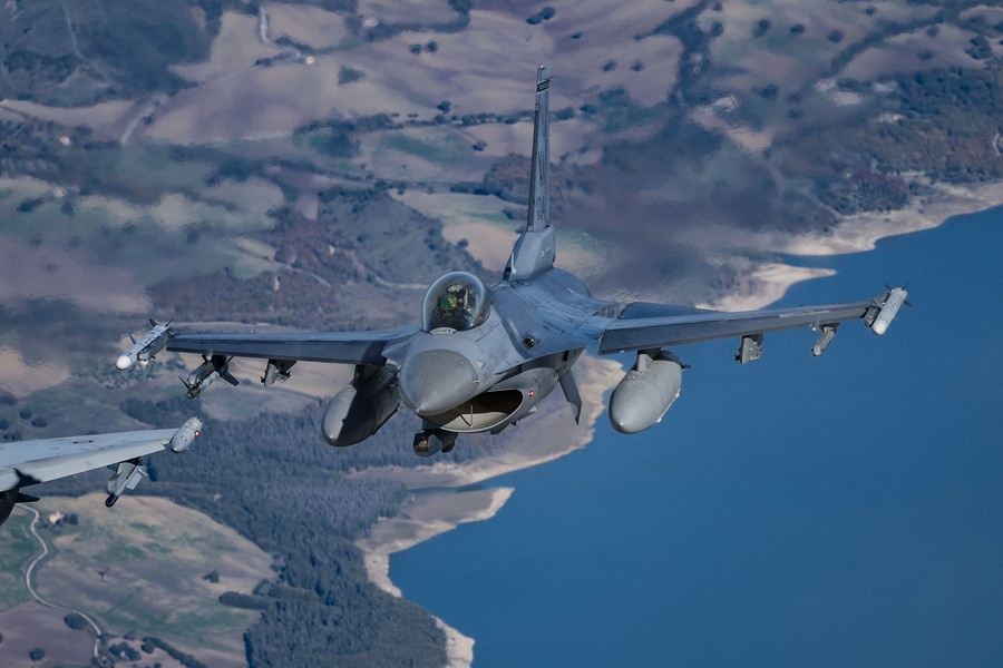 Ουκρανία: «Με 48 F-16 απελευθερωνόμαστε»