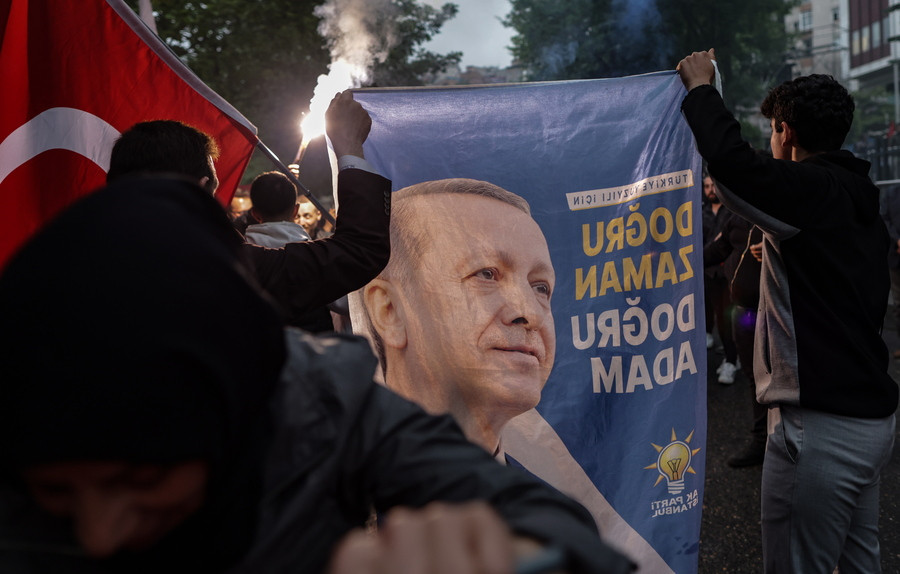 Τουρκία: Ο νικητής Ερντογάν παρατείνει την κυριαρχία του για τρίτη δεκαετία
