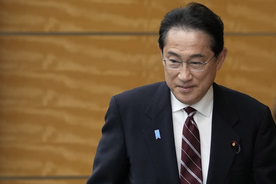 Ιαπωνία: Ο πρωθυπουργός διώχνει τον γιο του από γραμματέα για «ανάρμοστη συμπεριφορά»