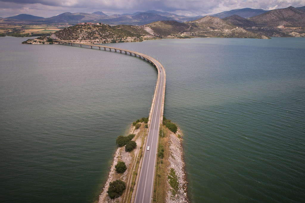 Γέφυρα Σερβίων: «Μισανοίγει» μόνο για οχήματα κάτω των 3,5 τόνων